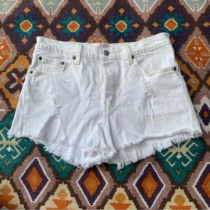 LEVI’S 501 Cheeky Distressed White Denim Shorts Women’s Size 29